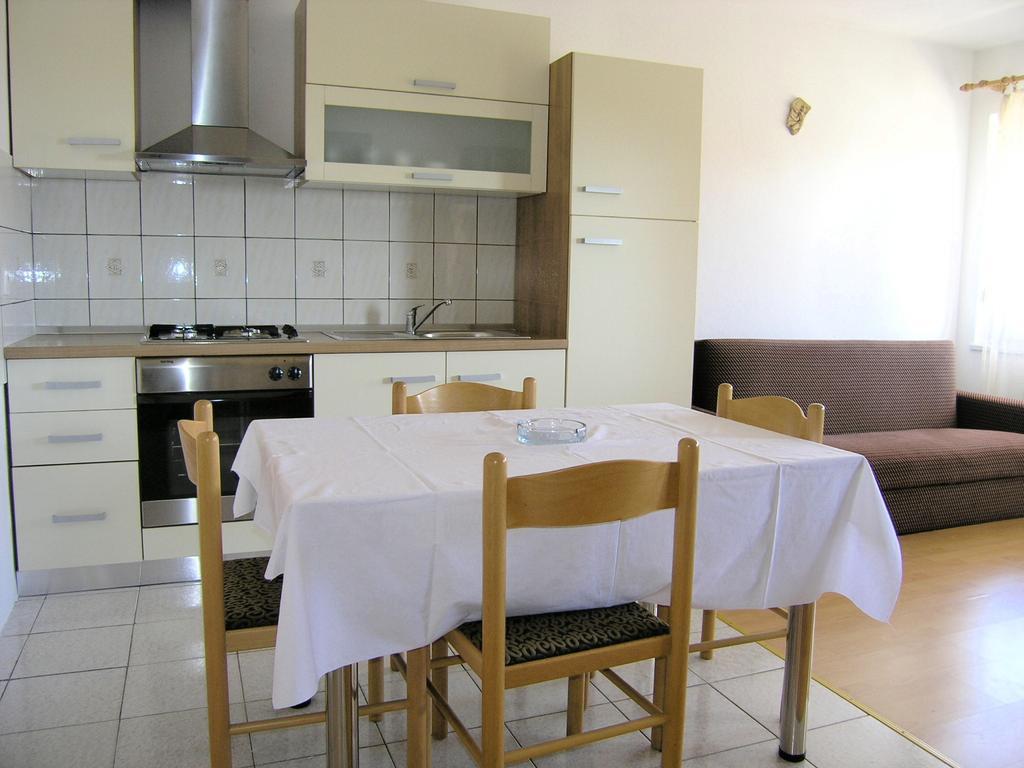كرك Zahija Apartment الغرفة الصورة